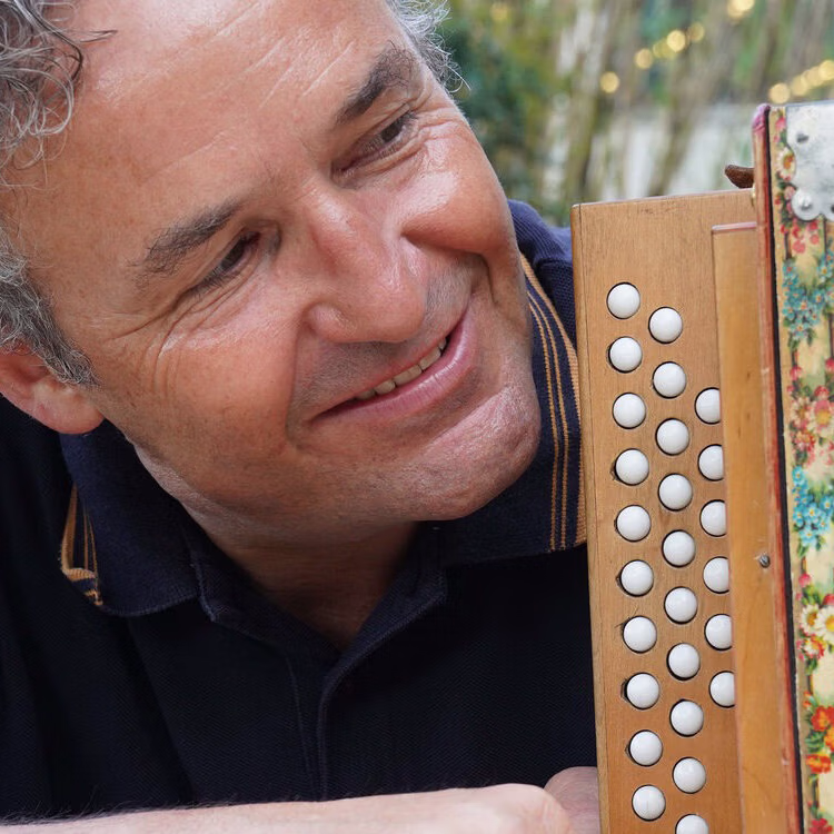 Das Schwyzerörgeli – wer hat’s erfunden? - Forum Schweizer Geschichte Schwyz