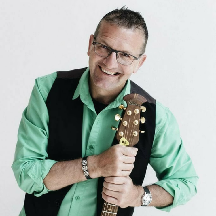 Fredy Schär – UnverSchä®mt - Fauteuil Basel