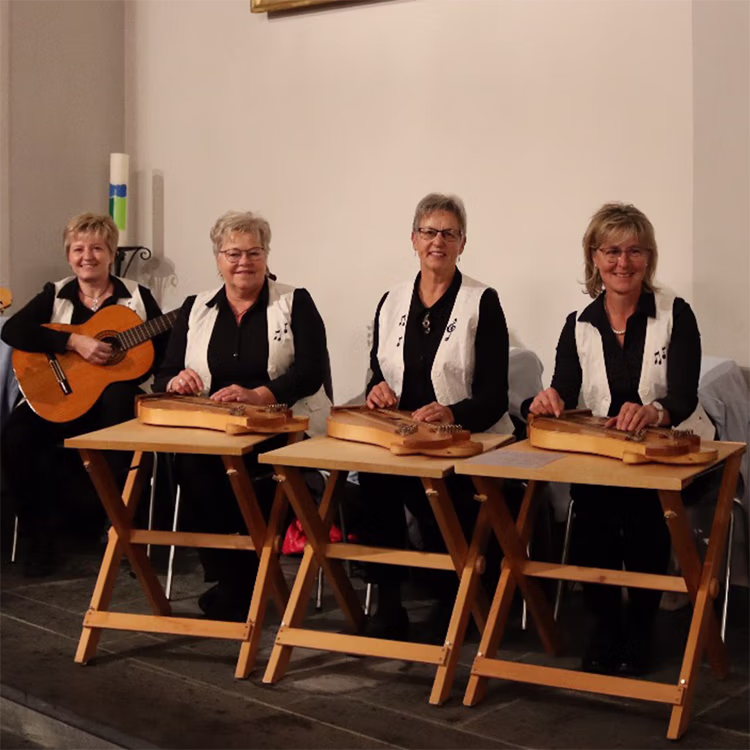 Schwyzer Zither: Musik und Geschichte(n)