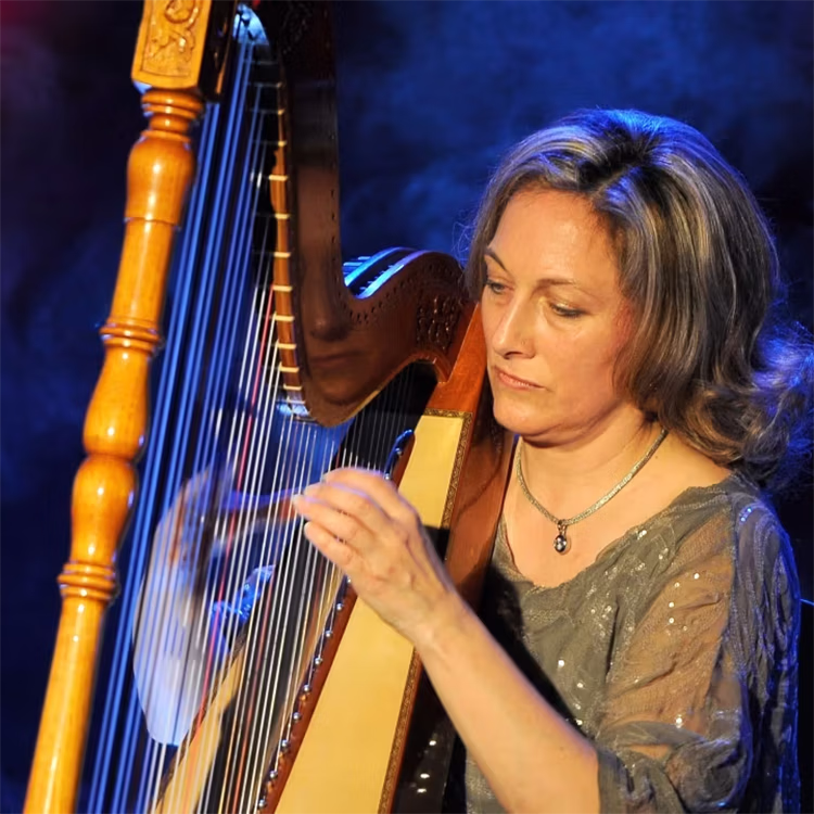 Daniela Lorenz – Lateinamerikanische und weihnachtliche Harfenmusik im Advent